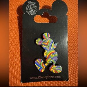 DISNEY MICKEY MOUSE TRADING PIN , FULL BODY MICKEY IN VARIGATED COLORS PIN